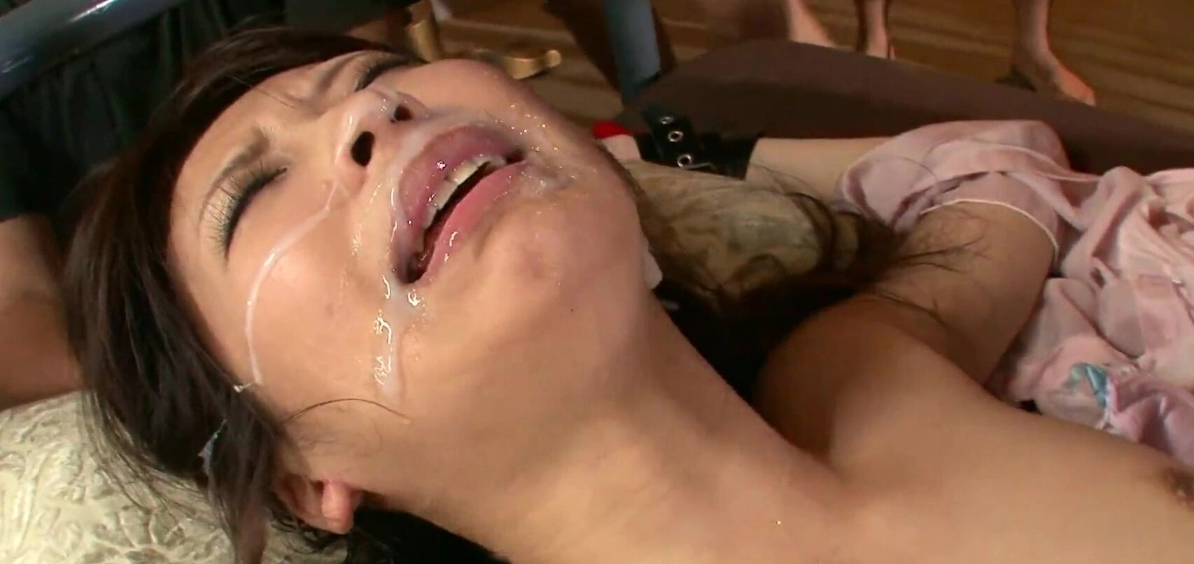 A group of men in prison have fun with an Asian slut (Yuzu Shiina)