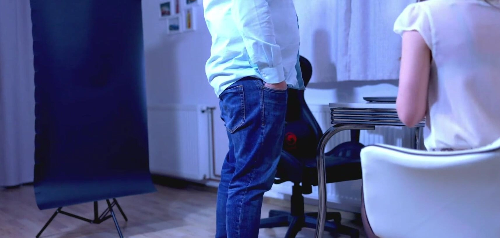 A work accident become a scene sex at the office. Quick fuck boss and secretary