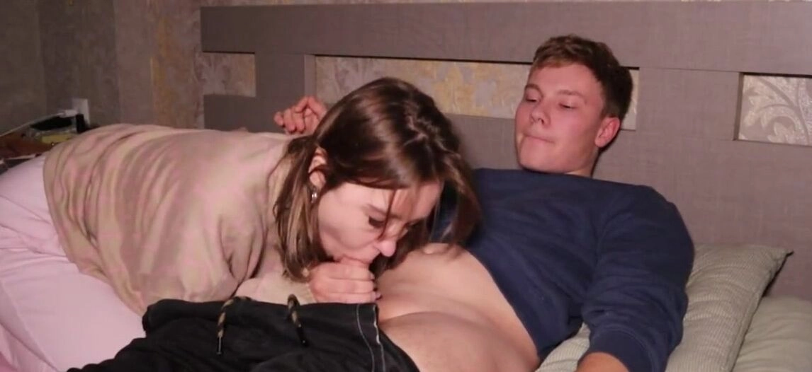 Amateur CAUGHT AT A PARTYCUM ON TITS