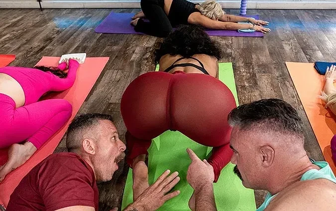 BrazzersExxtra – Litty Britty – Yoga Class Premium Seating