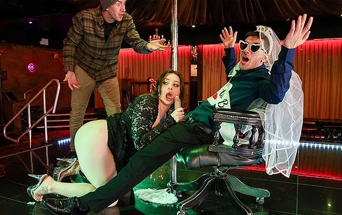 [BrazzersExxtra] Luna Doll (The Stag)