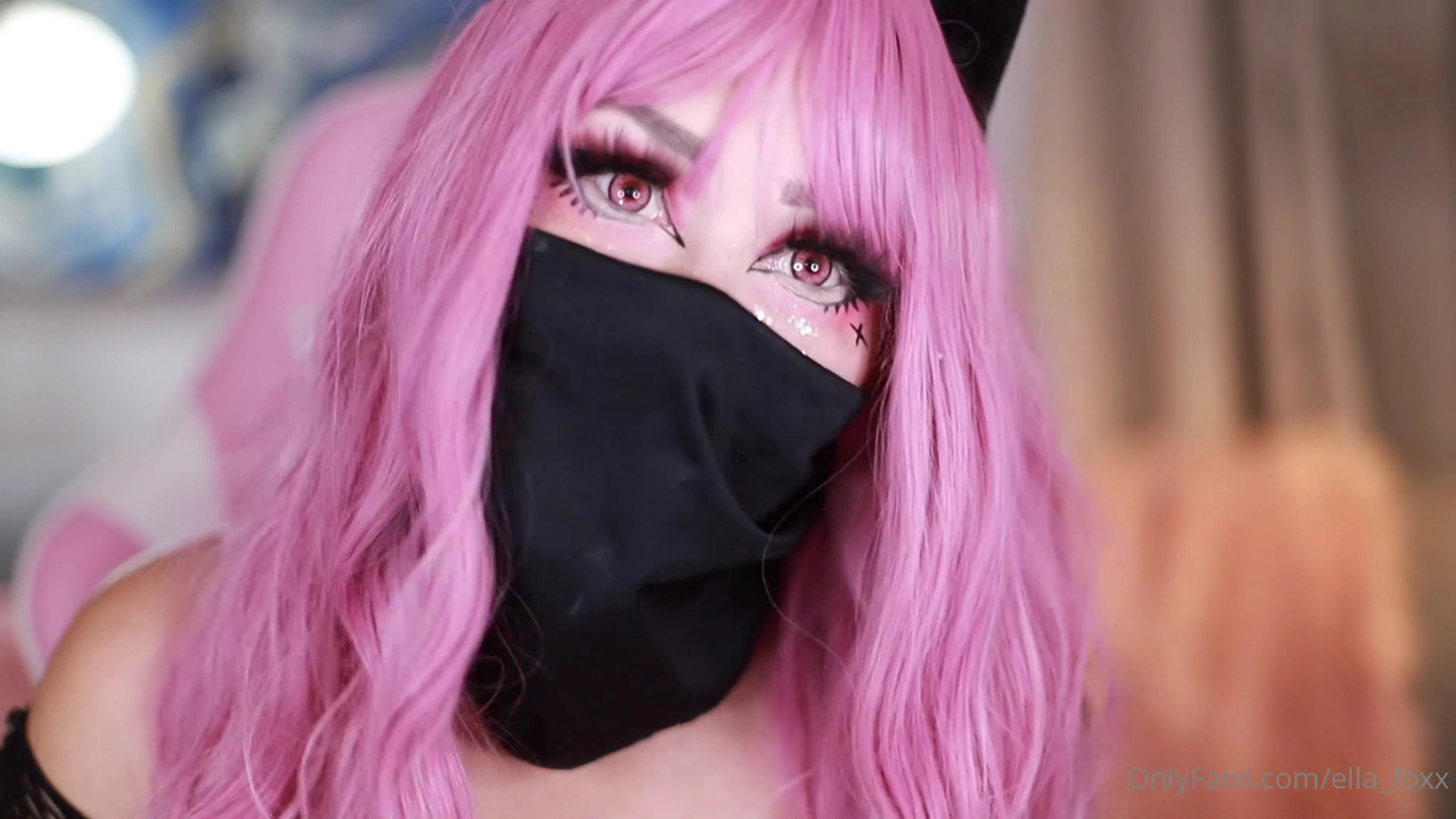 Ella_Foxx - Shy Streamer Girl Loses Bet