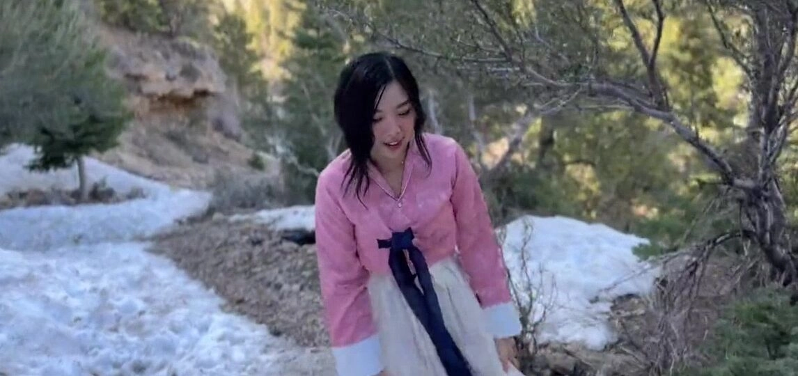 Korean KPop Girl has HARDCORE SEX in the forest