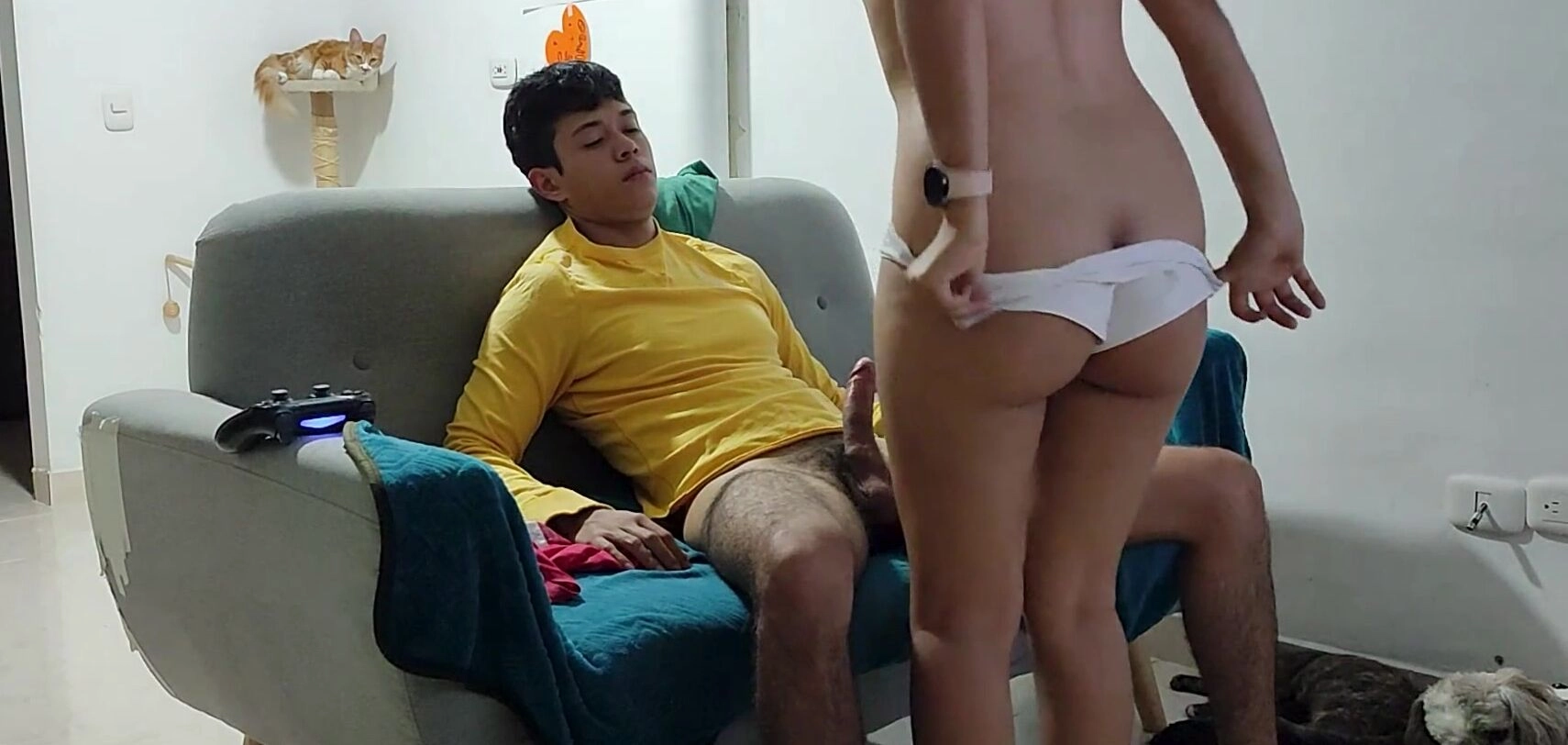 My girlfriend doesn\'t even ask me to stop because she can\'t stand it