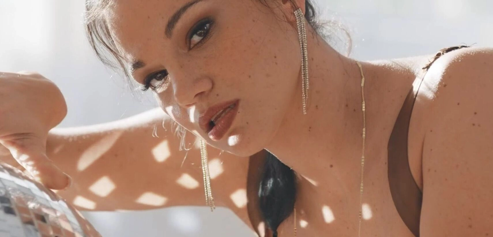 Twistys - Natural Woman